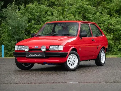 Used Ford Fiesta 50 HP (36 kW) 1989 Red Hatchback