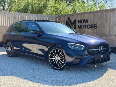 Usado Mercedes E300 AMG line 2023 Azul Carrinha