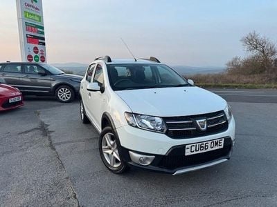 Used Dacia Sandero Lauréate 2016 White Hatchback