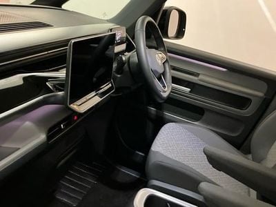 Green Used 2025 VW ID. Buzz Pro MPV | £43,950 (Good price)