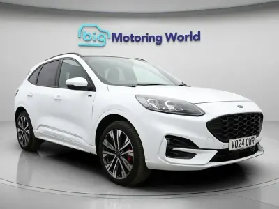 Usado Ford Kuga ST-Line X 225 CV (165 kW) 2024 Blanco SUV