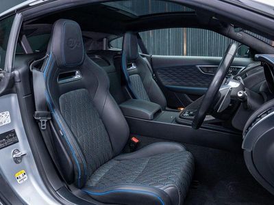 Usado Jaguar F-Type SVR 550 HP (404 kW) 2018 Prateado Coupé