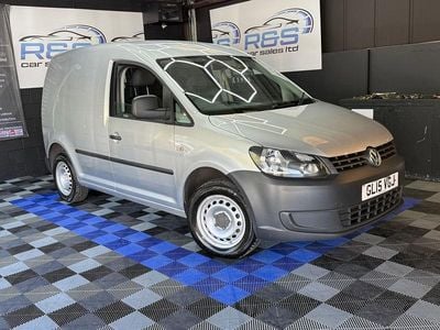 Usado VW Caddy Startline 102 HP (75 kW) 2015 Prateado Monovolume