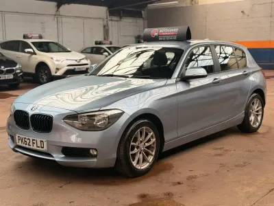 Usado BMW 118 170 HP (125 kW) 2012 Azul Citadino
