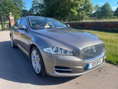 Used Jaguar XJ Luxury 275 HP (202 kW) 2011 Grey Sedan