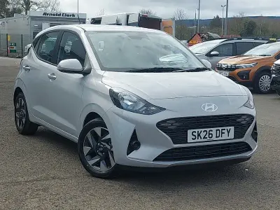 Neu Hyundai i10 Advanced 63 PS (46 kW) 2026 Grau Kleinwagen