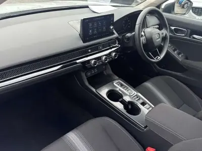 Usado Honda Civic Elegance 143 HP (105 kW) 2025 Branco Citadino