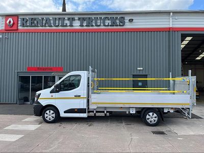 White New 2025 Renault Master Van | £38,450