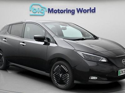 Begagnad Nissan Leaf Tekna 160 kW (218 HK) 2022 Svart Halvkombi