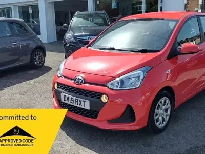 Used Hyundai i10 SE 100 HP (73 kW) 2019 Red Hatchback