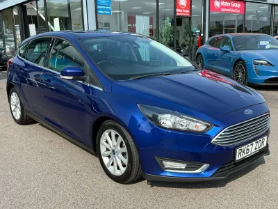 Used Ford Focus Titanium 125 HP (91 kW) 2017 Blue Hatchback