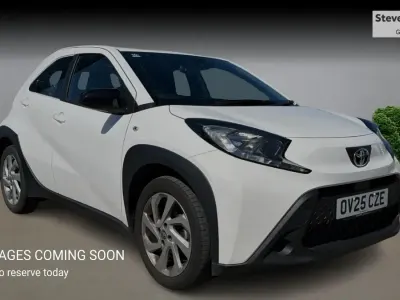 Used Toyota Aygo X PURE 72 HP (52 kW) 2025 White SUV