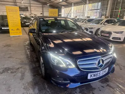 Käytetty Mercedes E220 SE 2015 Sininen Sedan