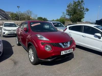 Used Nissan Juke N-Connecta 110 HP (80 kW) 2016 Red SUV