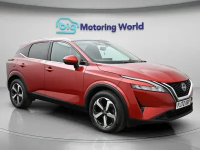 Used Nissan Qashqai N-Connecta 140 HP (102 kW) 2022 Red SUV