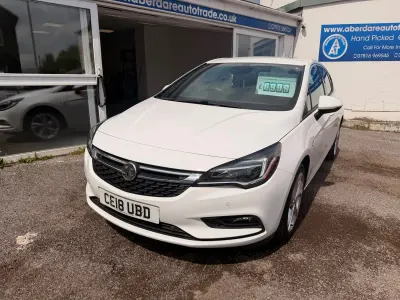 Używany Vauxhall Astra SRi 2018 Biały Hatchback