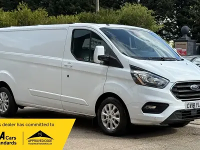 Used Ford Transit Custom Limited 130 HP (95 kW) 2018 White Van