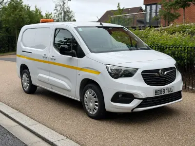 Used Vauxhall Combo 100 HP (73 kW) 2023 White MPV