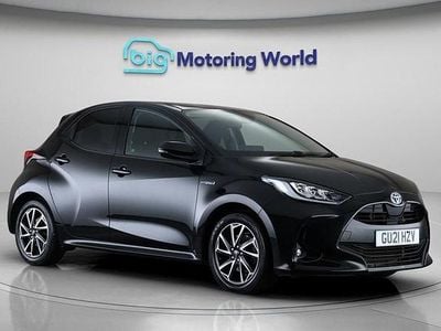 Used Toyota Yaris Hybrid Design 116 HP (85 kW) 2021 Black Hatchback