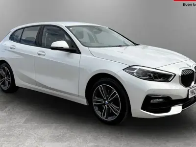 Used BMW 118 Sport Line 136 HP (100 kW) 2023 White Hatchback