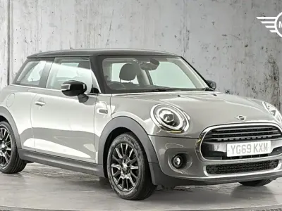 Usado Mini Cooper Classic 134 HP (98 kW) 2019 Cinzento Citadino