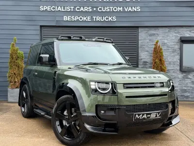 New Land Rover Defender HSE Dynamic 2026 Woolstone green SUV