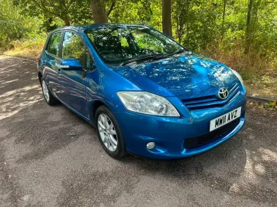 Used Toyota Auris 132 HP (97 kW) 2011 Blue Hatchback