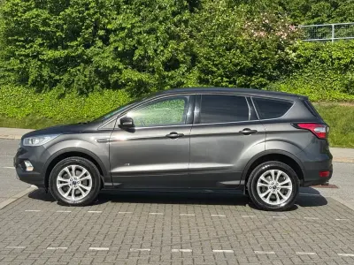 Usado Ford Kuga Titanium 180 HP (132 kW) 2018 Cinzento SUV