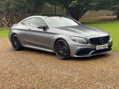 Usado Mercedes C63 AMG Premium Plus 2019 Cinzento Coupé