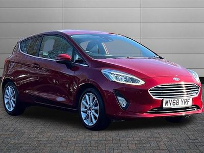 Usado Ford Fiesta Titanium 100 HP (73 kW) 2018 Vermelho Citadino