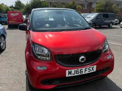 Used Smart ForFour Prime 70 HP (51 kW) 2016 Red Hatchback