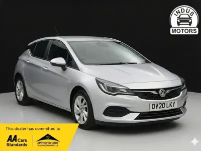 Second-hand Vauxhall Astra Business Edition 105 CP (77 kW) 2020 Argintiu Hatchback