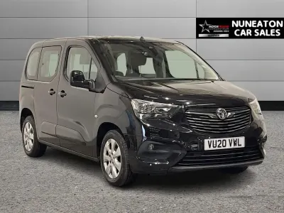 Używany Vauxhall Combo S 130 KM (95 kW) 2020 Czarny Minivan
