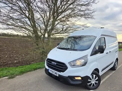 Used Ford Transit Custom 105 HP (77 kW) 2019 White Van