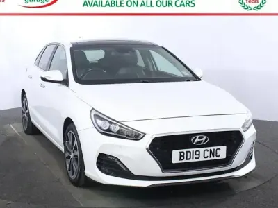 Used Hyundai i30 Premium SE 140 HP (102 kW) 2019 White Hatchback
