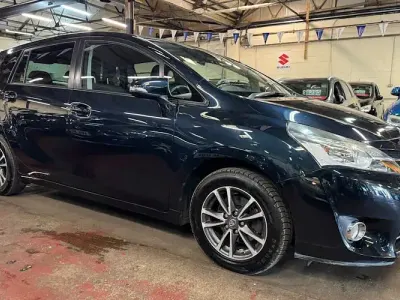 Used Toyota Verso 147 HP (108 kW) 2014 Grey MPV