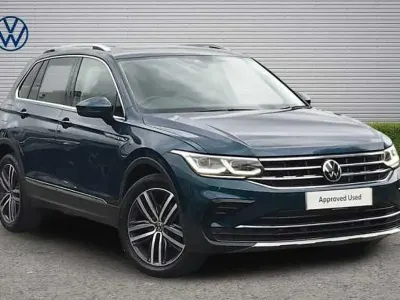 Usado VW Tiguan Elegance 150 HP (110 kW) 2021 Azul SUV