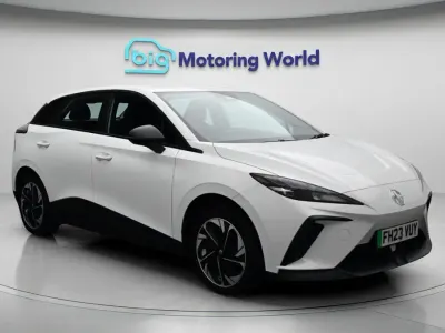 Used MG MG4 EV SE 319 kW (435 HP) 2023 White Hatchback