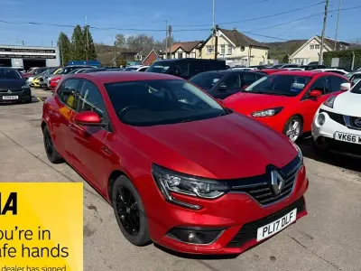 Used Renault Mégane IV Dynamique 128 HP (94 kW) 2017 Red Hatchback
