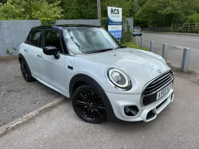 Usado Mini Cooper Hatch 2019 Plateado Utilitario