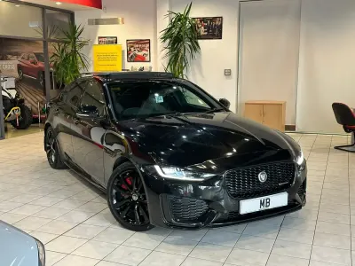 Używany Jaguar XE R-Dynamic 204 KM (150 kW) 2023 Czarny Sedan/Limuzyna