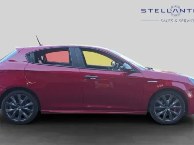 Used Alfa Romeo Giulietta Veloce 240 HP (176 kW) 2016 Red Hatchback