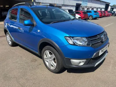 Used Dacia Sandero Lauréate 90 HP (66 kW) 2015 Blue Hatchback
