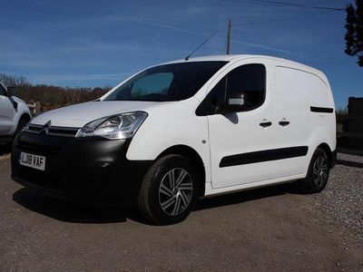 Used Citroën Berlingo 100 HP (73 kW) 2018 White MPV
