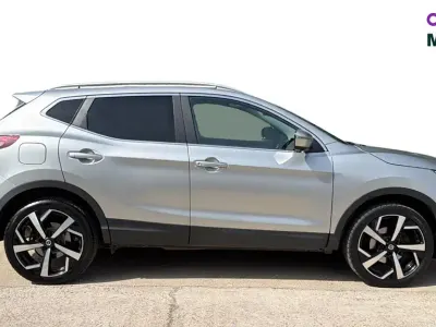 Used Nissan Qashqai Tekna 115 HP (84 kW) 2018 Metallic  blade silver SUV