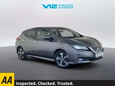 Begagnad Nissan Leaf Tekna 110 kW (150 HK) 2021 Grå Halvkombi