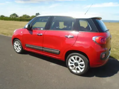 Used Fiat 500L Lounge 85 HP (62 kW) 2013 Red MPV