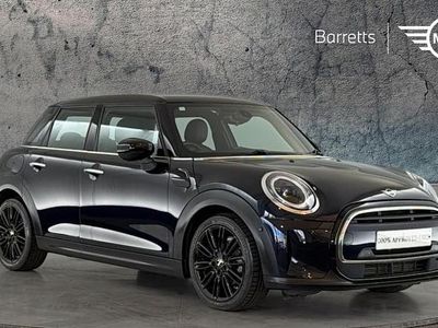 Usado Mini Cooper Exclusive 134 CV (98 kW) 2022 Negro Utilitario