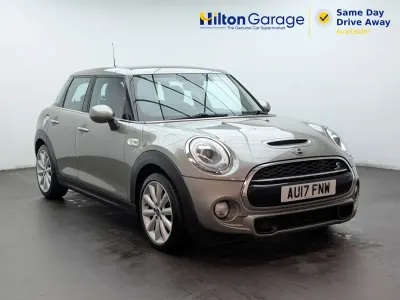 Używany Mini Cooper S Hatch 192 KM (141 kW) 2017 Srebrny Hatchback