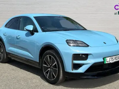 Used Porsche Macan 4 Electric 469 kW (639 HP) 2025 Blue SUV